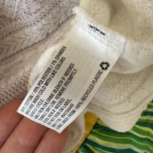 Mossimo Supply Co. Tank Tops in Green, Red, Black & White - Picture 6 of 6